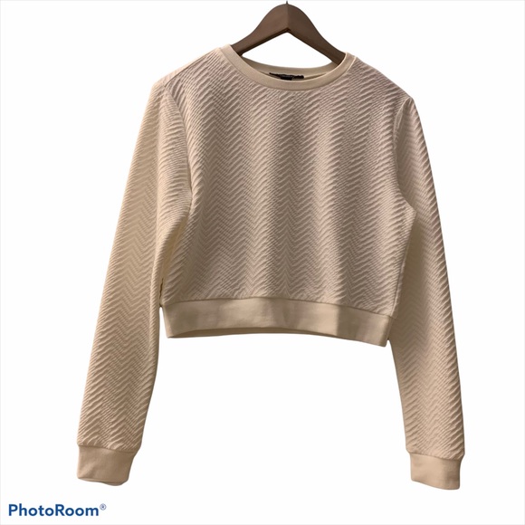 Forever 21 Sweaters - NEW Forever 21 Chevron cream crop sweater SIZE M NWT